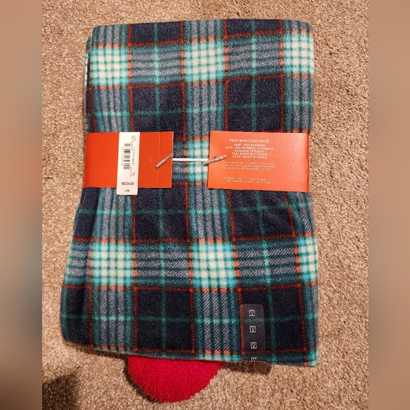 NWT JCPenney Pajama Gift Set | Size M - Picture 2 of 4